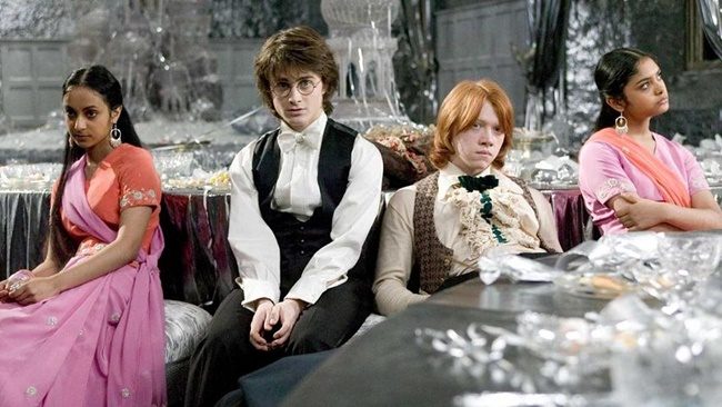 Ateş Kadehi - Harry Ron Noel Balosu