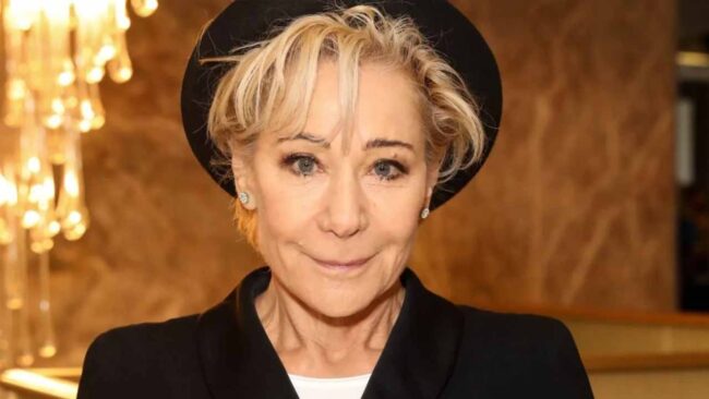 Zoë Wanamaker Ehliyetine El Konuldu