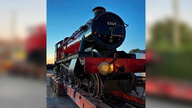 Harry Potter Dizisinde İkonik Araç Üzerinden Hayranları İkiye Bölen Tartışma 5 Harry Potter Dizisi Hogwarts Ekspresi Görünümü