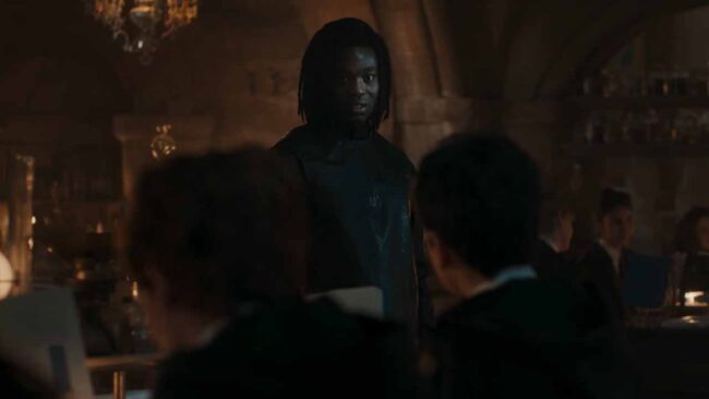Harry Potter Dizisinin Yeni Fragmanı Yayında: Hogwarts'a Dönüş Zamanı! 5 Harry Potter Dizisi Yeni Fragman Snape